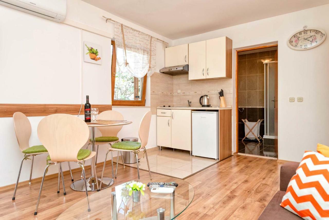 Apartmani Zlataric Стари Град Экстерьер фото